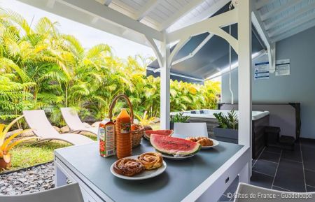 G&icirc;te n&deg;1152 Sainte-Anne - Guadeloupe - photo