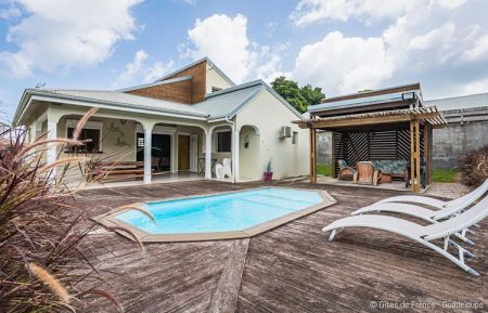 G&icirc;te n&deg;1312 Sainte-Anne - Guadeloupe - photo
