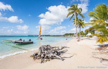 G&icirc;te n&deg;1529 Sainte-Anne - Guadeloupe - photo