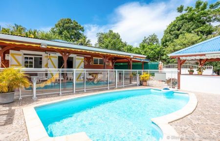 G&icirc;te n&deg;2456 Les Abymes - Guadeloupe - photo