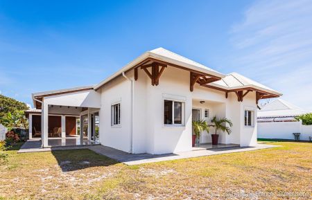 G&icirc;te n&deg;3552 Le Moule - Guadeloupe - photo