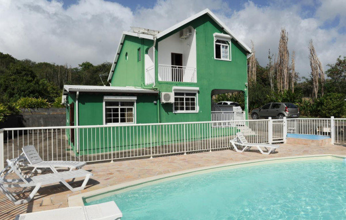 Gîte à Vieux Habitants Location De Vacances En Guadeloupe