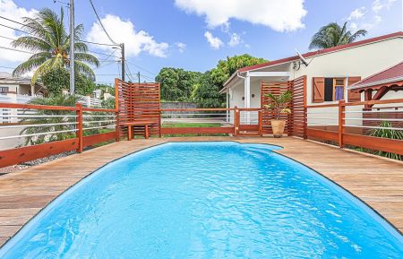 G&icirc;te n&deg;4477 Baie-Mahault - Guadeloupe - photo