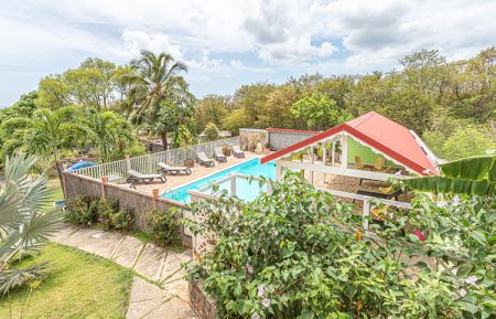 G&icirc;te n&deg;6021 Deshaies - Guadeloupe - Piscine commune